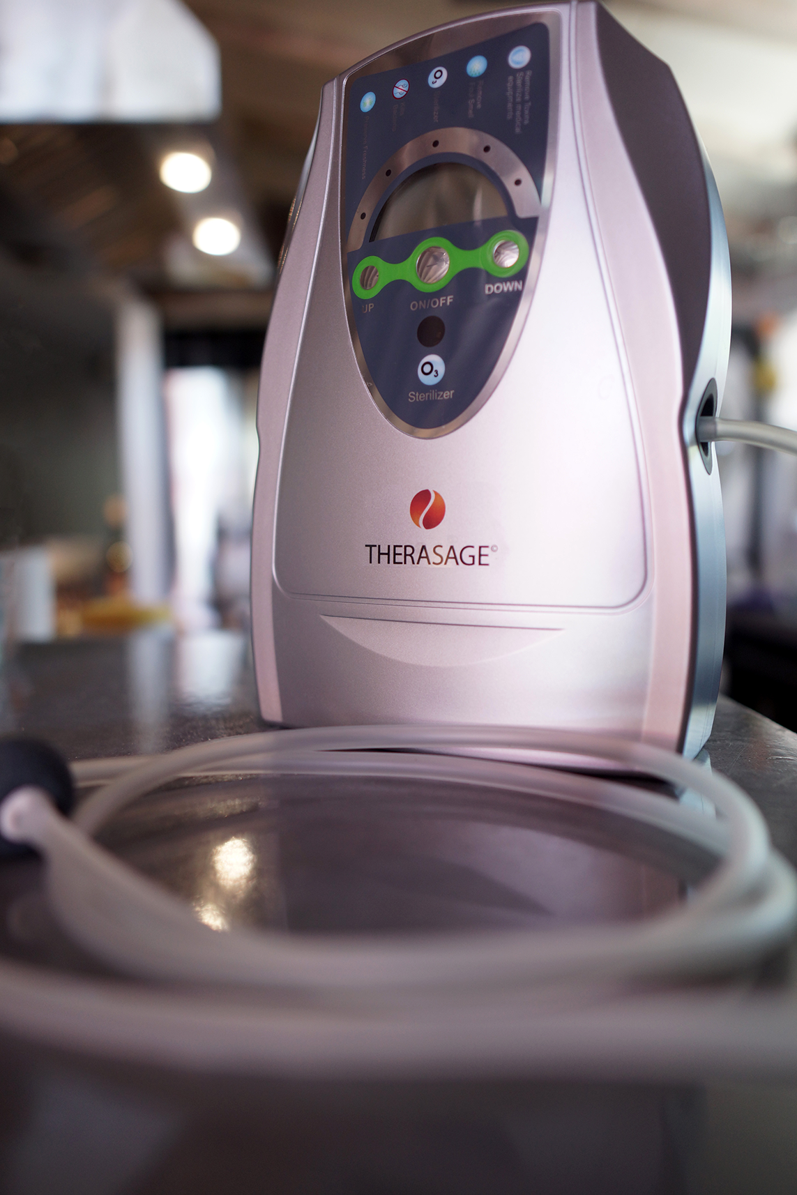 TheraO3 - Bubbler (Worldwide 110v-240v, North America Plug Included) by Therasage